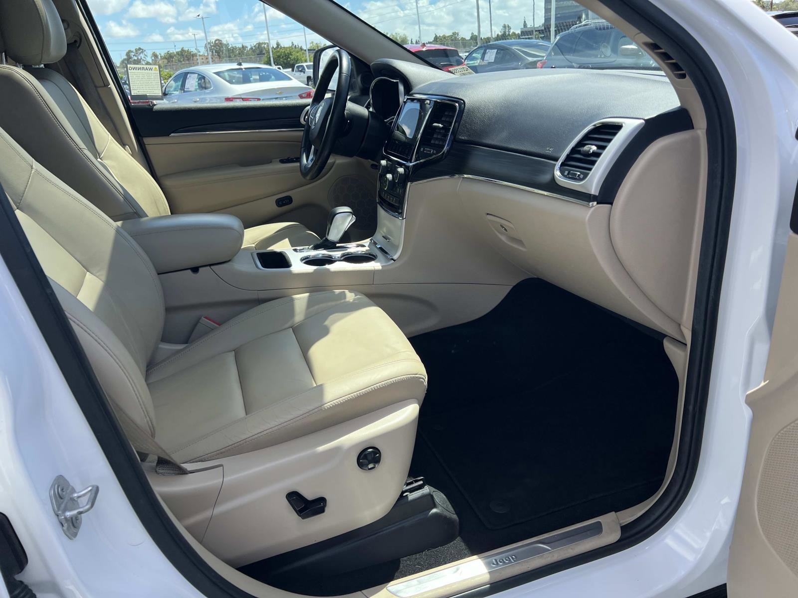 Used 2020 Jeep Grand Cherokee Limited w/ Premium Lighting Group image 31