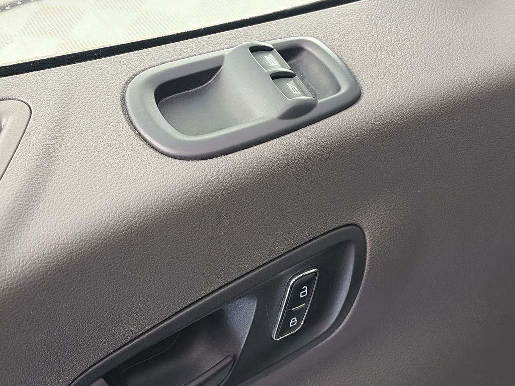 Used 2024 Ford Transit 350 XLT image 21