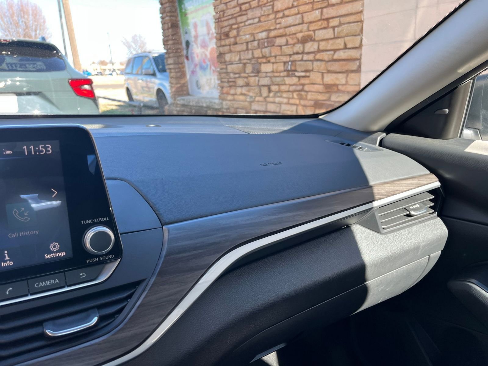 Used 2025 Nissan Altima 2.5 SV image 34