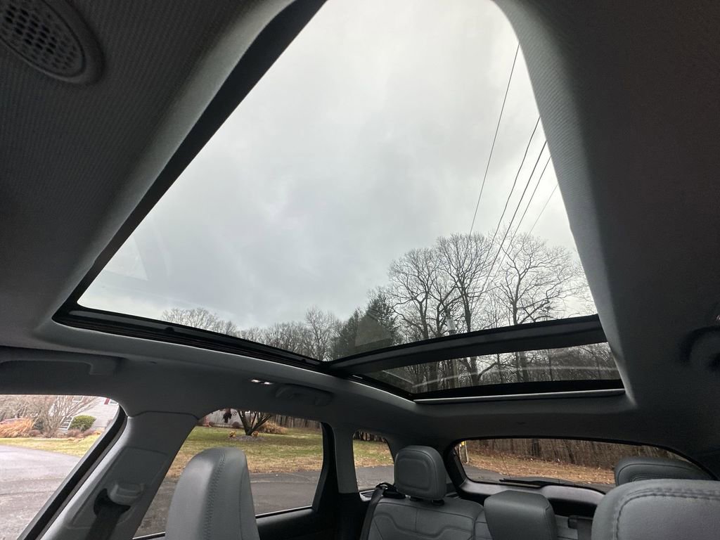 Used 2022 Lincoln Corsair AWD w/ Premium Package image 22