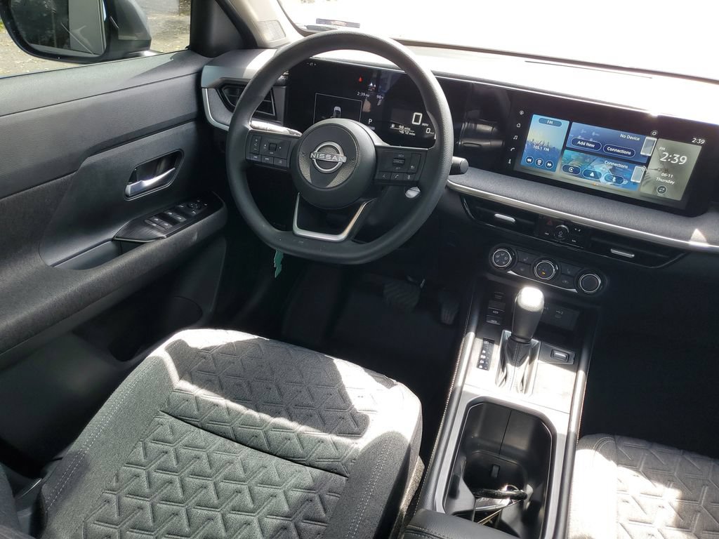Used 2025 Nissan Kicks SV w/ SV Premium Package AWD/4WD image 12