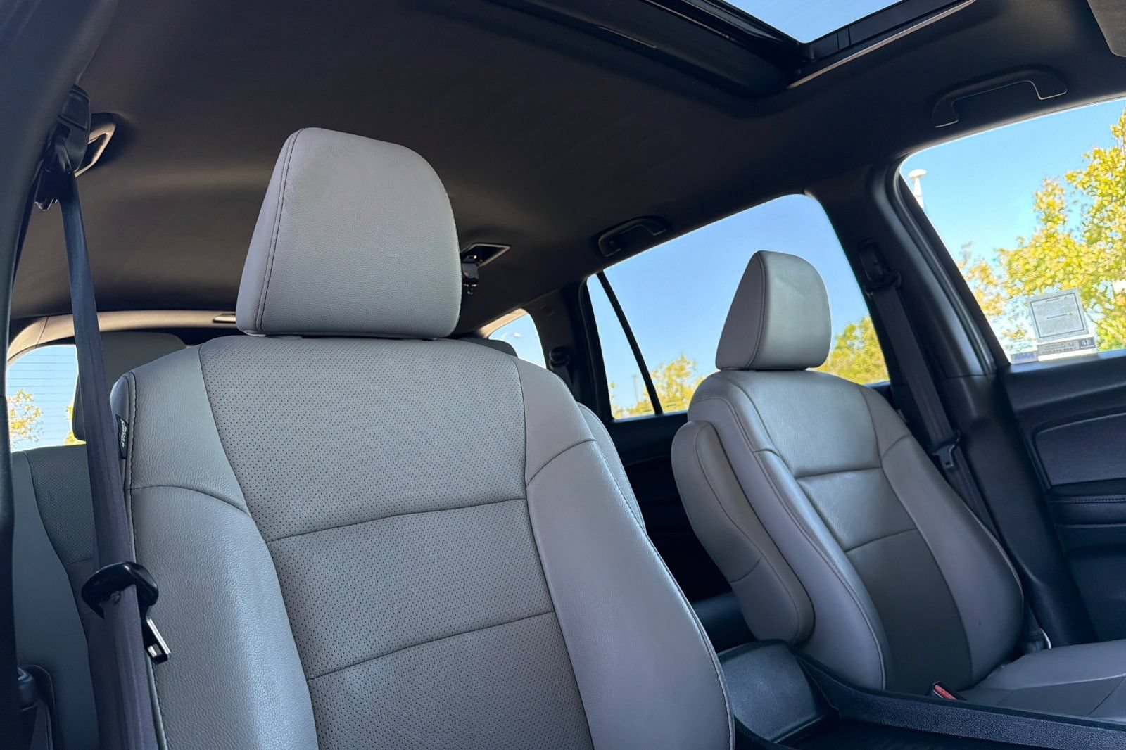 Used 2023 Honda Passport EX-L image 16