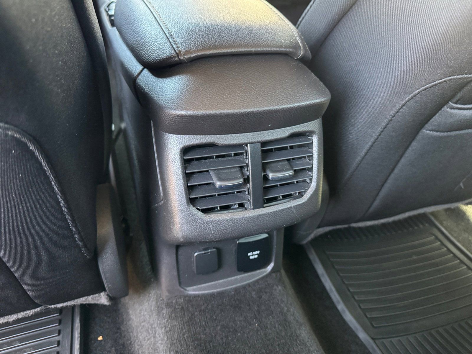 Used 2016 Ford Fusion SE FWD image 18