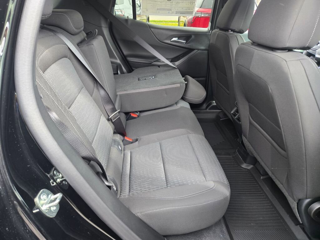 New 2026 Chevrolet Equinox LT w/ Safety and Technology Package FWD image 7
