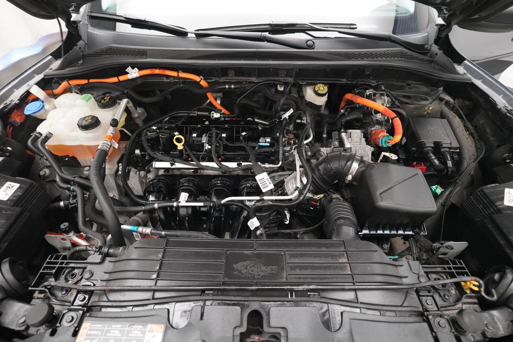 Used 2022 Ford Escape SE w/ Convenience Package AWD/4WD image 3