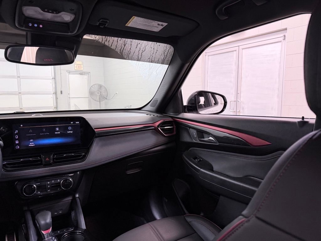 Used 2025 Chevrolet TrailBlazer RS w/ Convenience Package AWD/4WD image 28