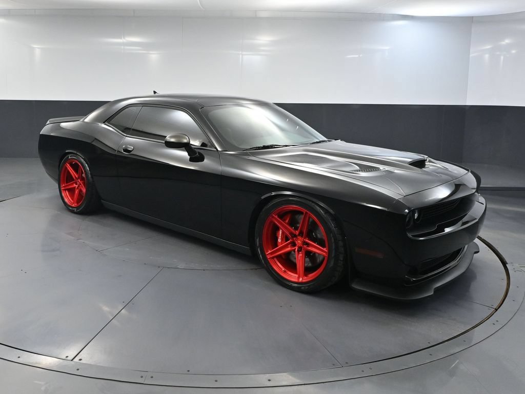 Used 2016 Dodge Challenger SRT Hellcat RWD image 1