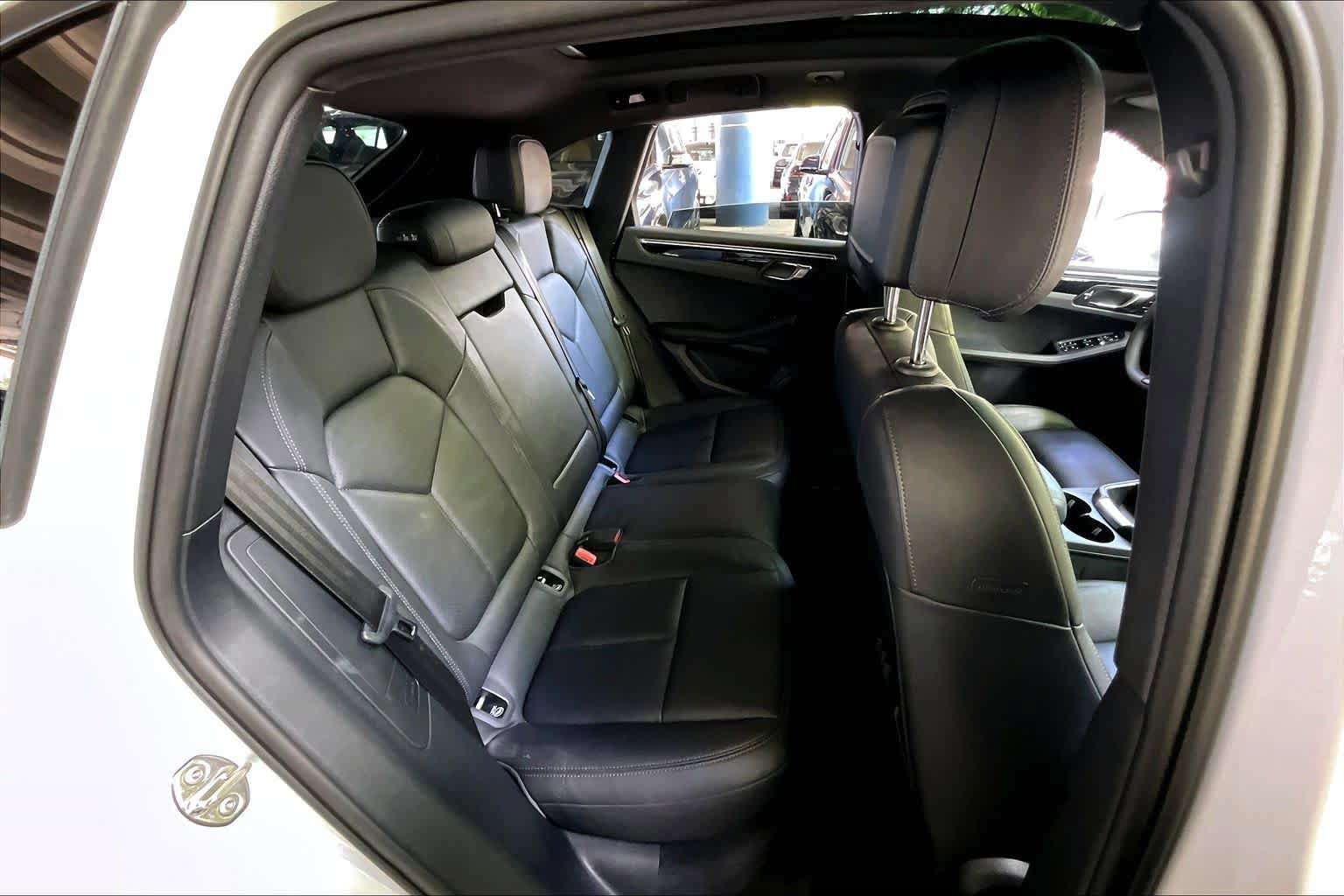 Used 2024 Porsche Macan Turbo AWD/4WD image 20
