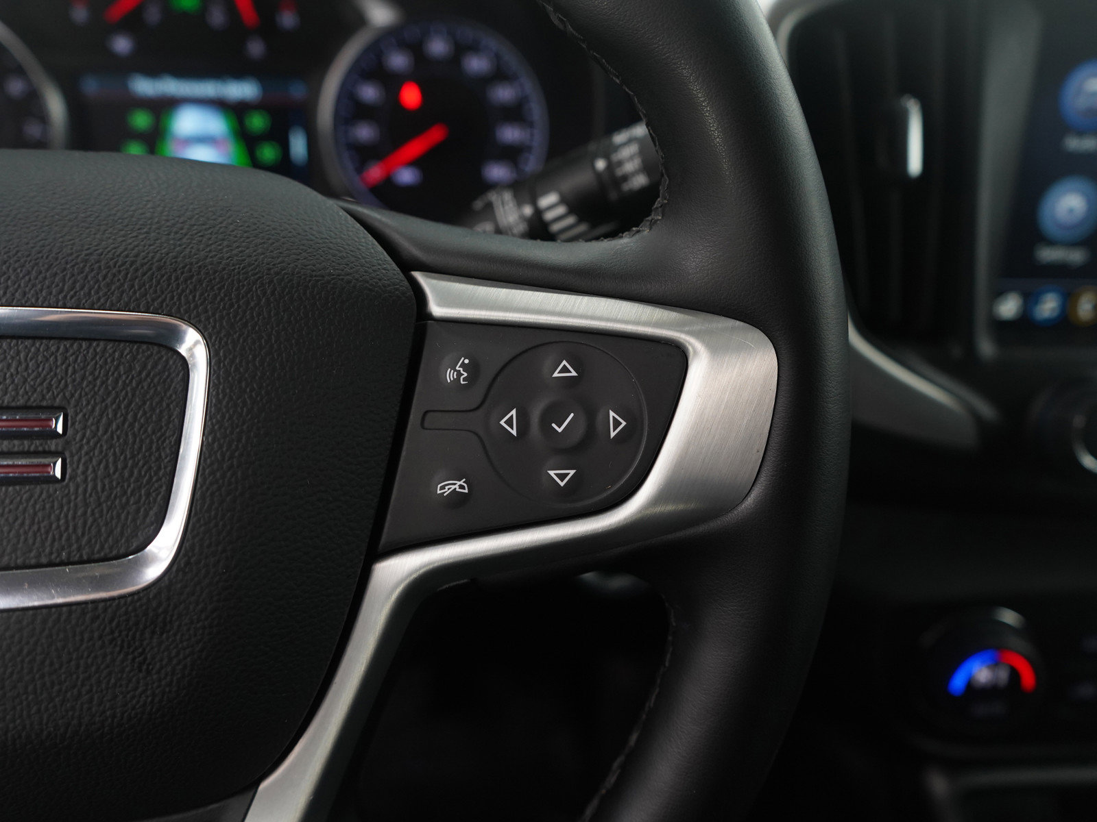 Used 2024 GMC Terrain SLT image 20