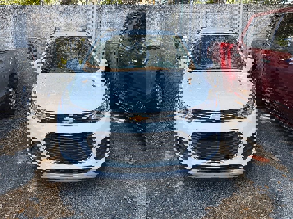 Used 2019 Chevrolet Trax LT w/ LT Convenience Package image 2