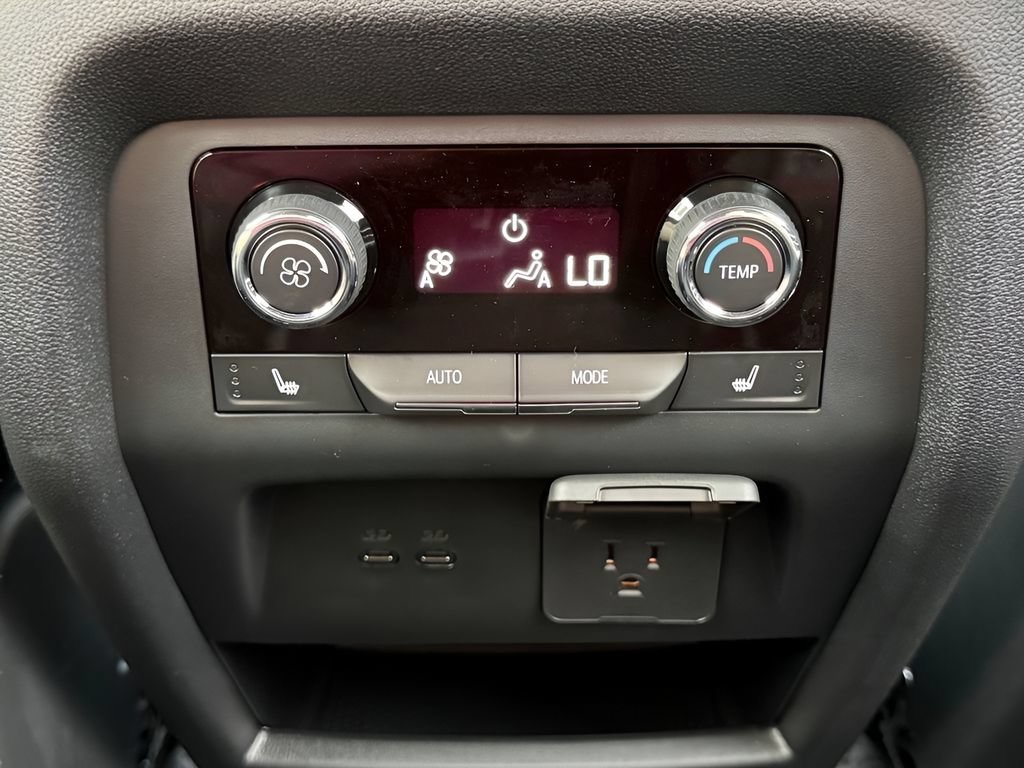 New 2026 Chevrolet Traverse RS AWD/4WD image 17