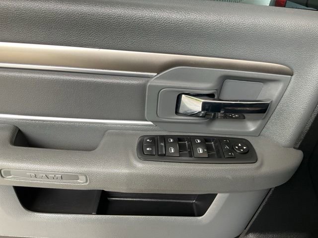 Used 2016 RAM 2500 SLT w/ Luxury Group AWD/4WD image 5