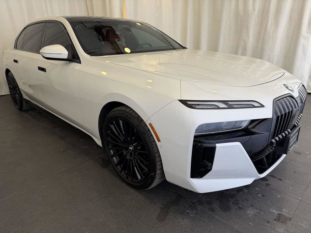 Used 2025 BMW 740i xDrive image 7