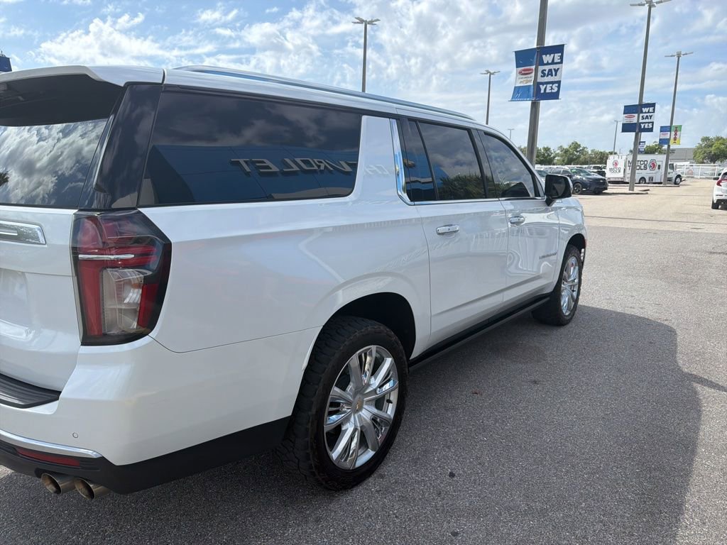 Used 2022 Chevrolet Suburban High Country AWD/4WD image 5