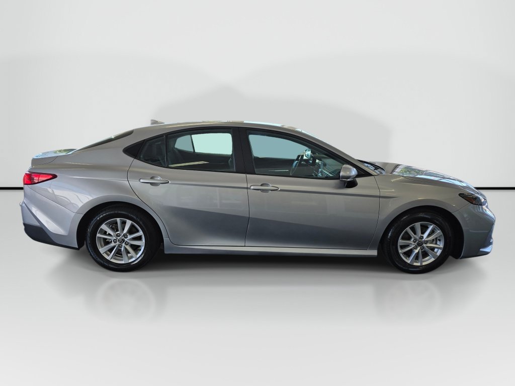 Used 2025 Toyota Camry LE FWD image 6