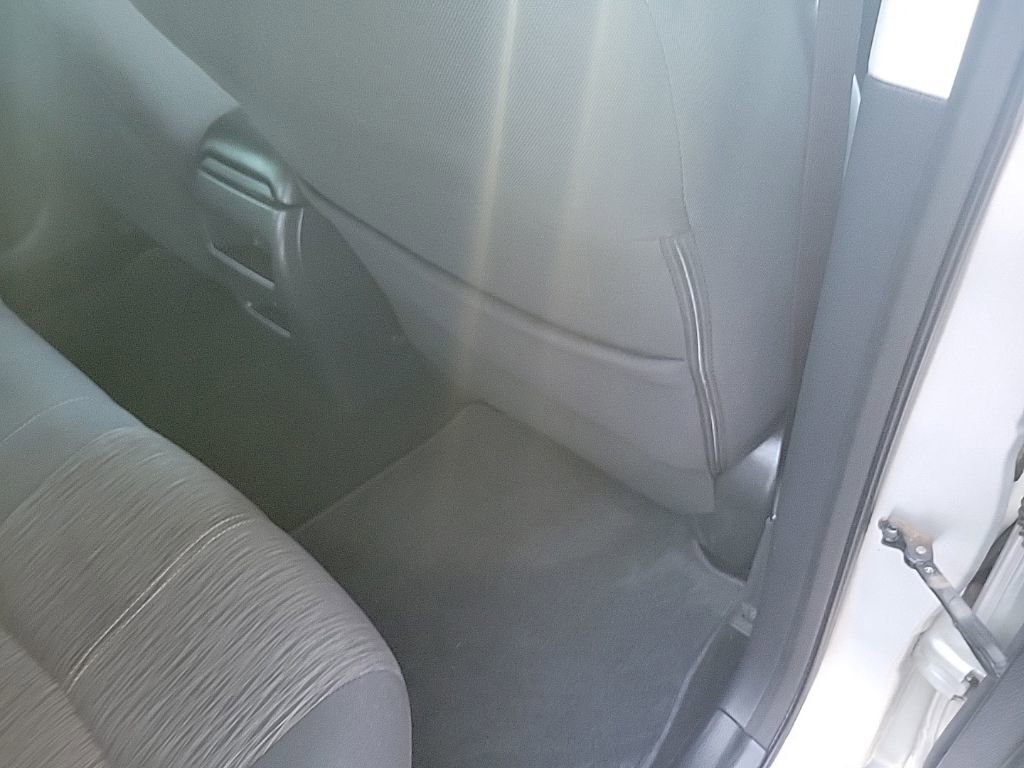 Used 2015 Nissan Sentra SV FWD image 39