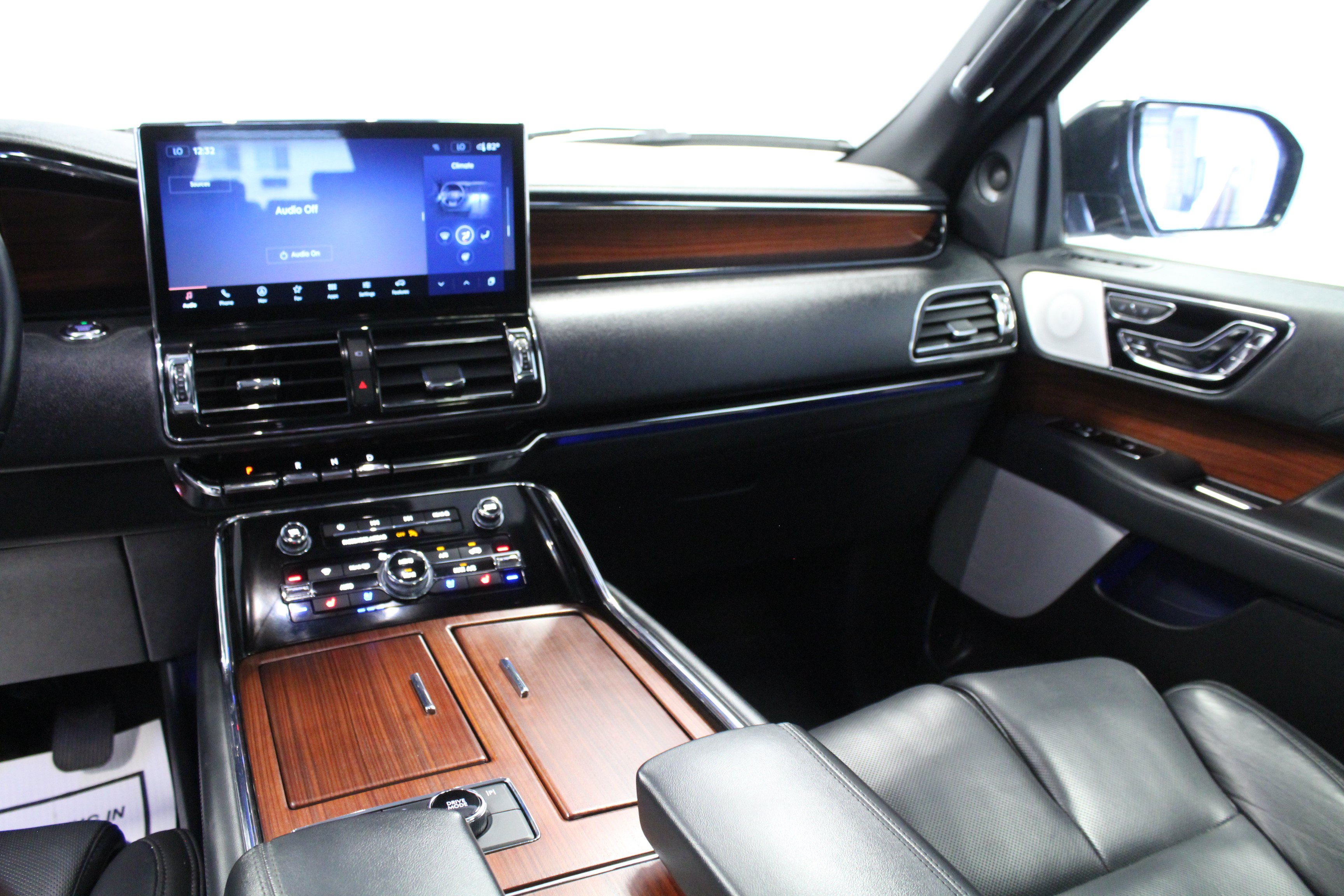 Used 2023 Lincoln Navigator L Reserve w/ Equipment Group 201A AWD/4WD image 20