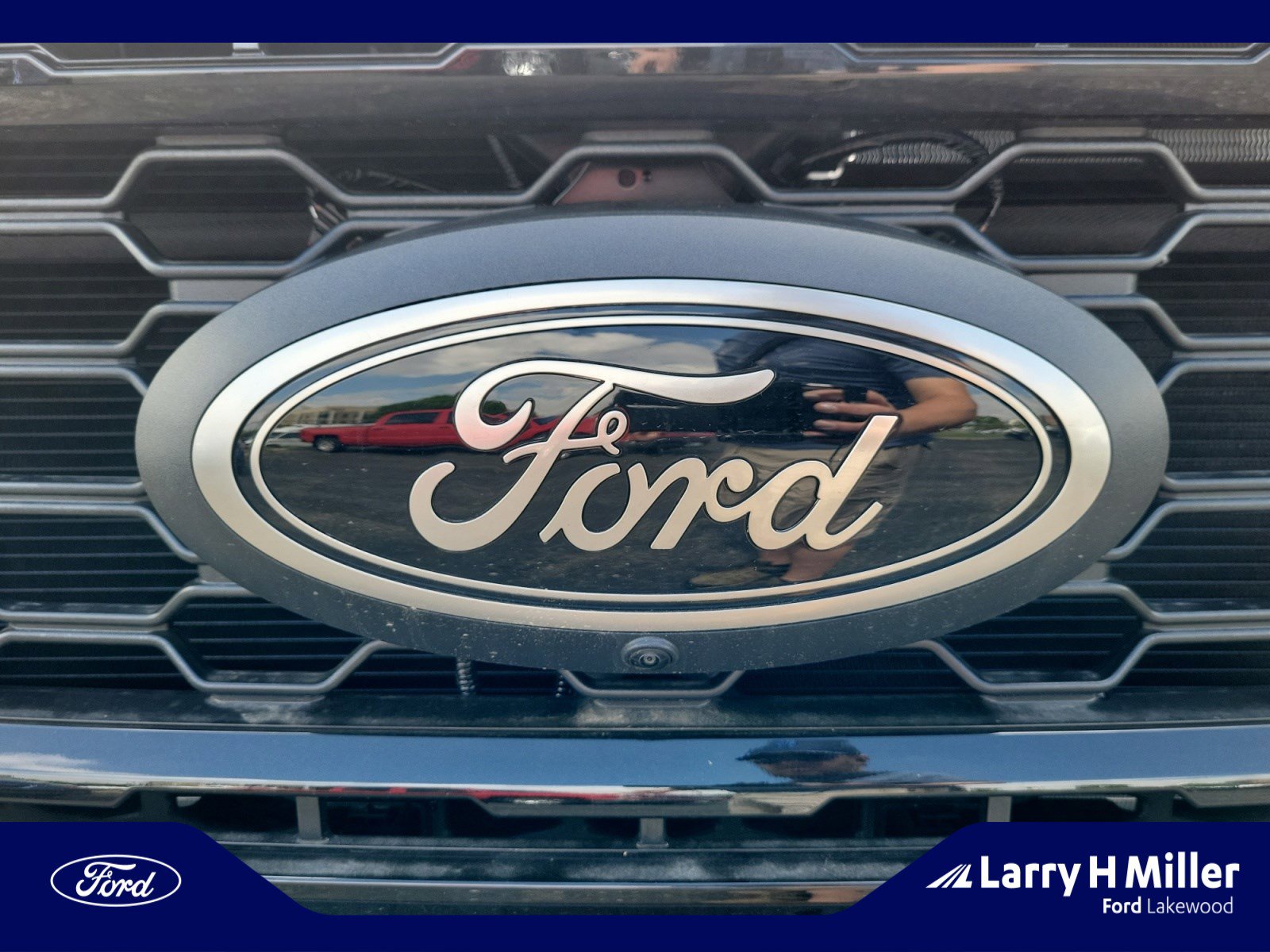 New 2025 Ford F350 Lariat w/ Black Appearance Package image 23