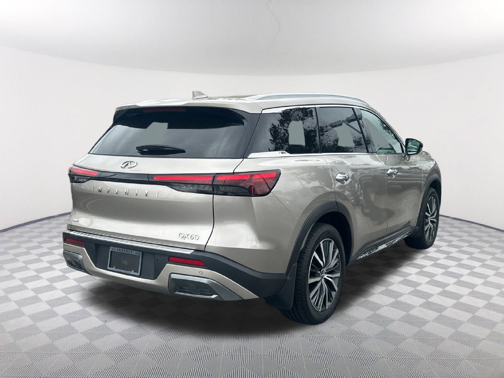 Used 2023 INFINITI QX60 Sensory w/ Vision Package AWD/4WD image 5