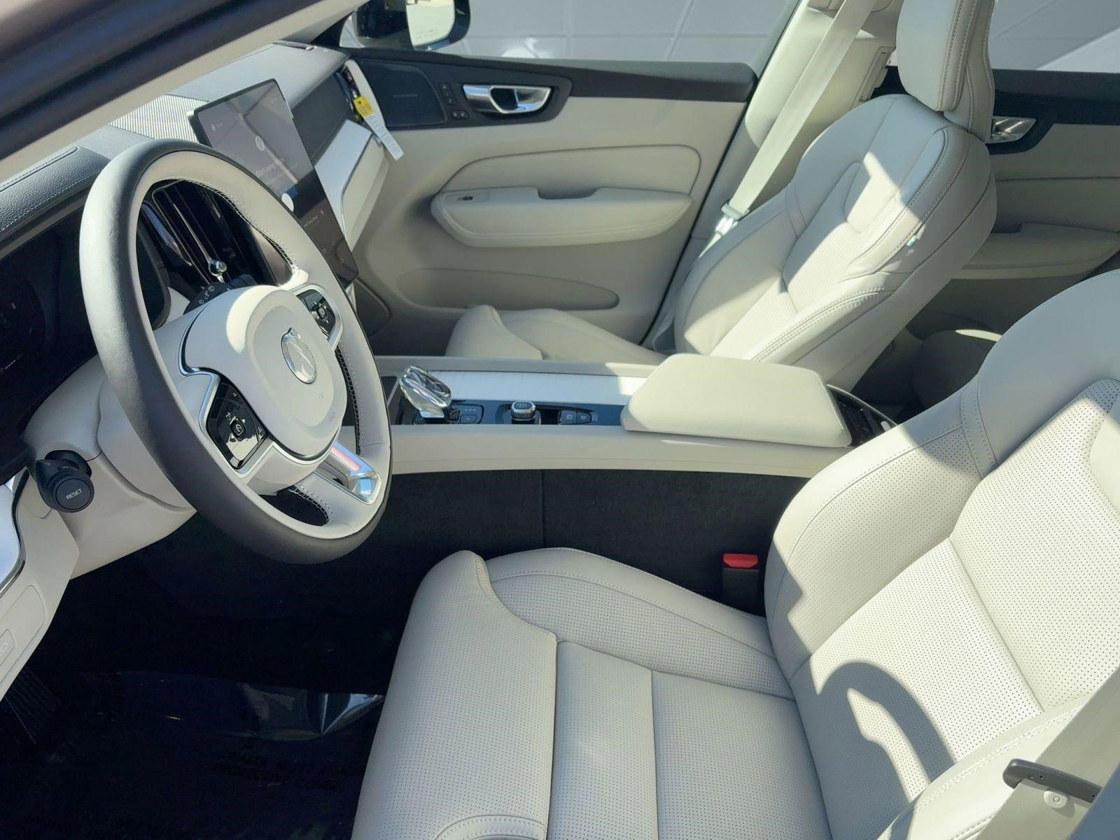 New 2026 Volvo XC60 B5 Ultra w/ Climate Package image 20