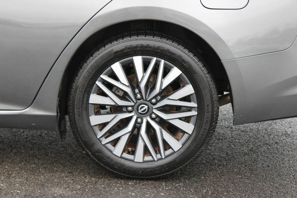 Used 2024 Nissan Altima 2.5 SV FWD image 17