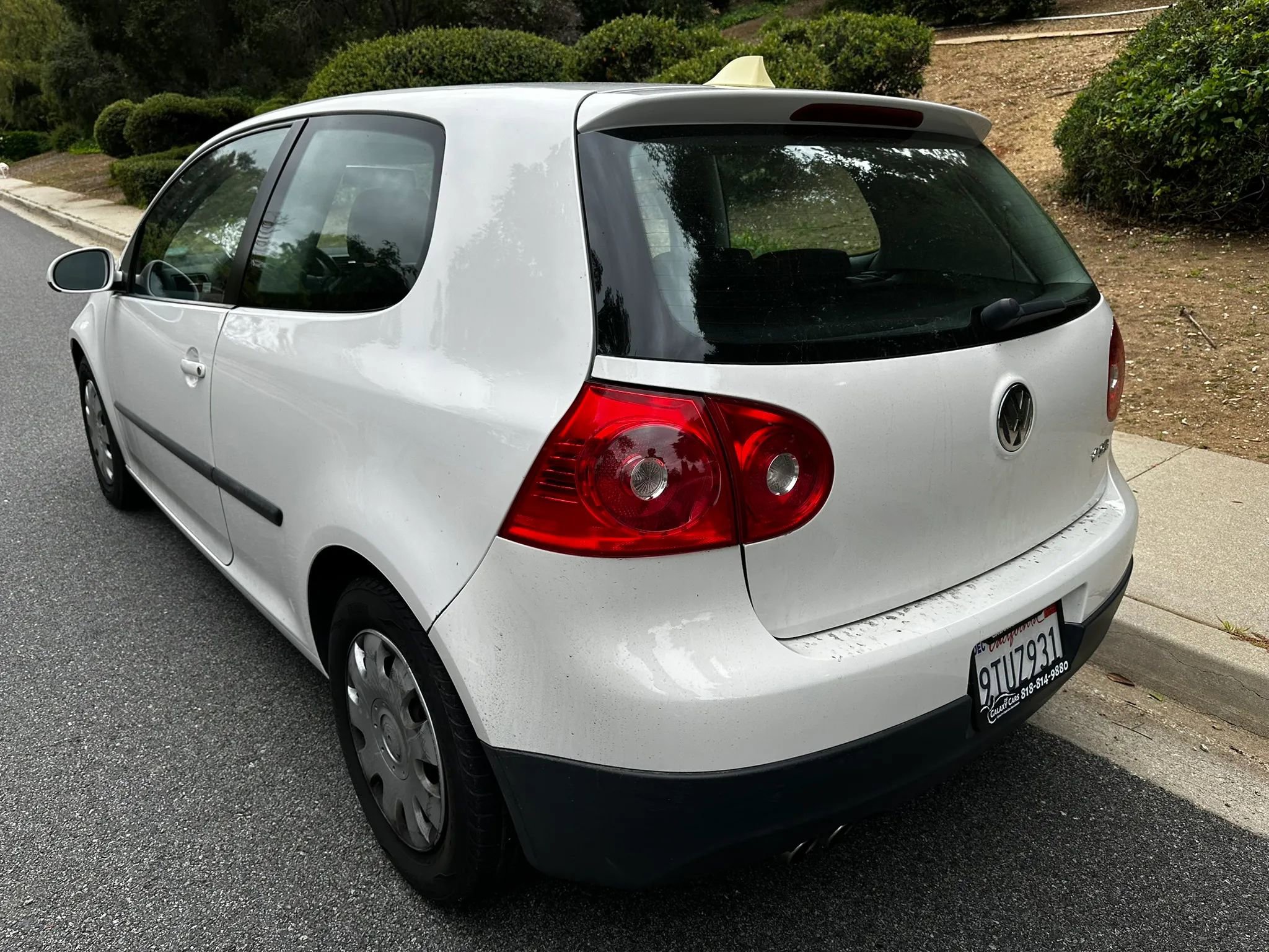 Used 2009 Volkswagen Rabbit S FWD image 3