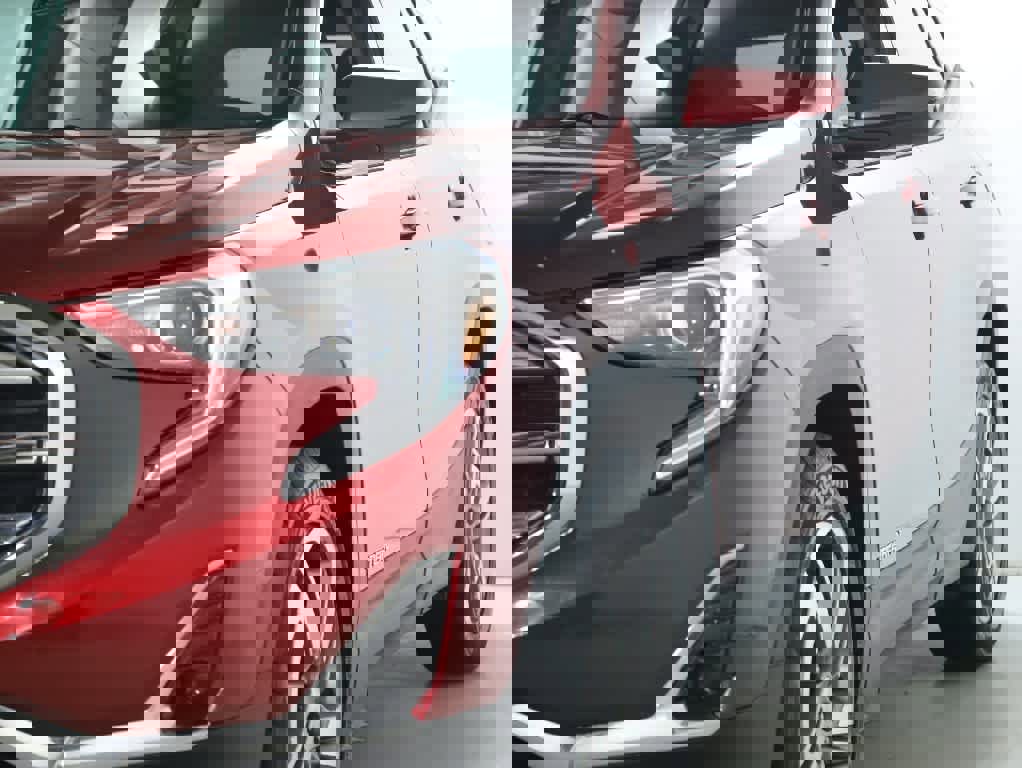 Used 2021 GMC Terrain SLT image 4