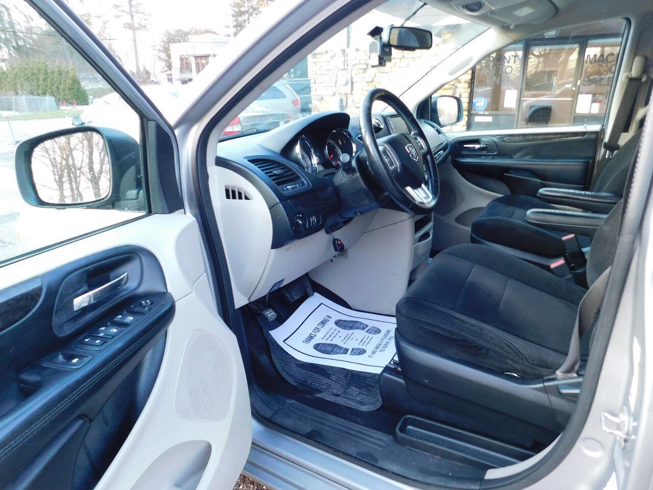 Used 2017 Dodge Grand Caravan SE w/ Power Window Group image 17