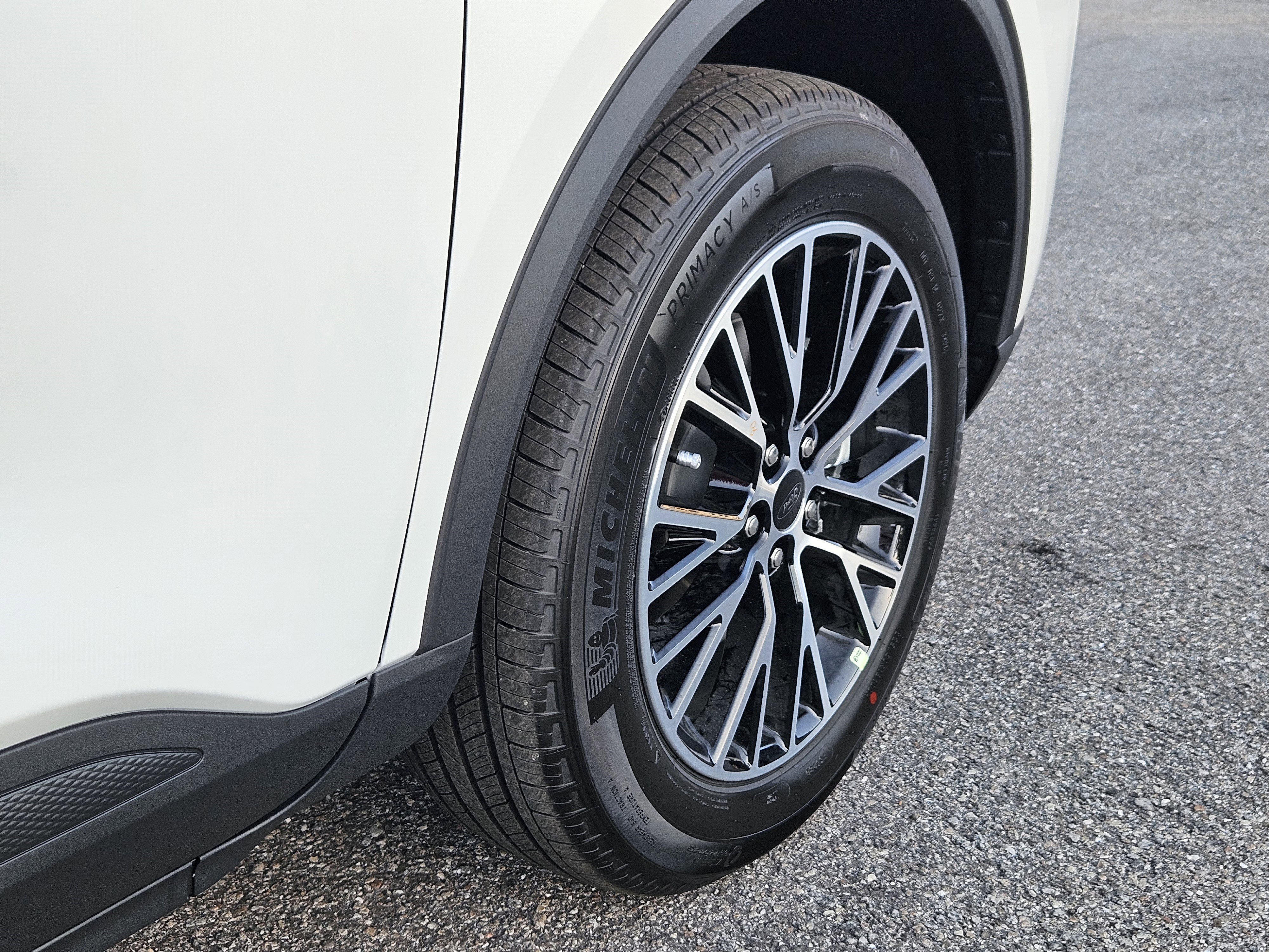 New 2026 Ford Escape SE image 13