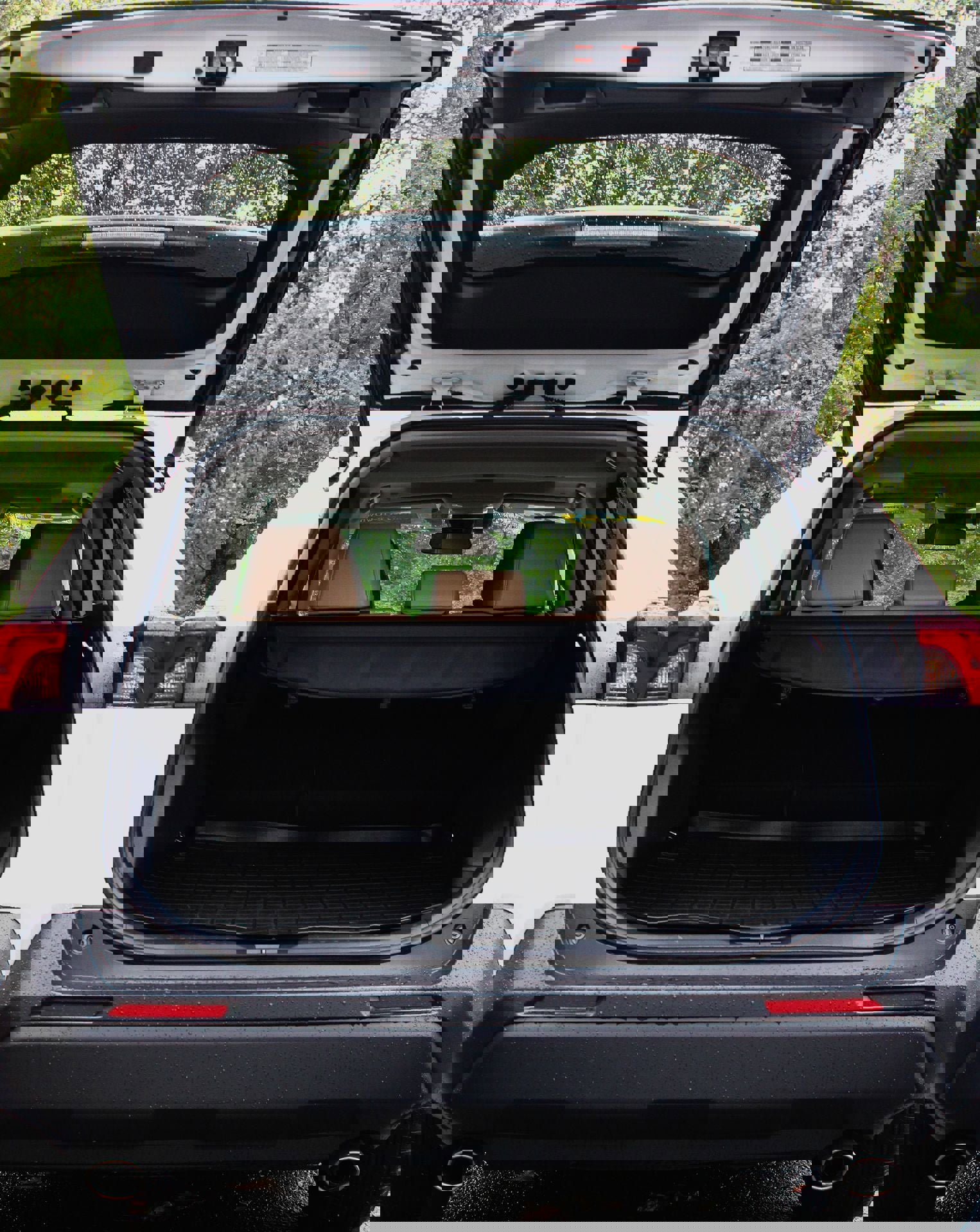 Used 2023 Toyota RAV4 XLE Premium image 12