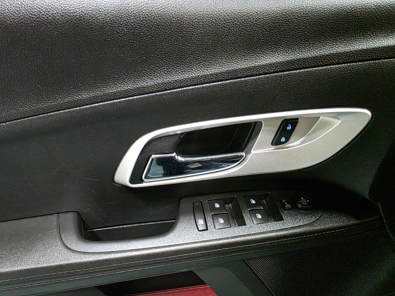 Used 2016 Chevrolet Equinox LS AWD/4WD image 18