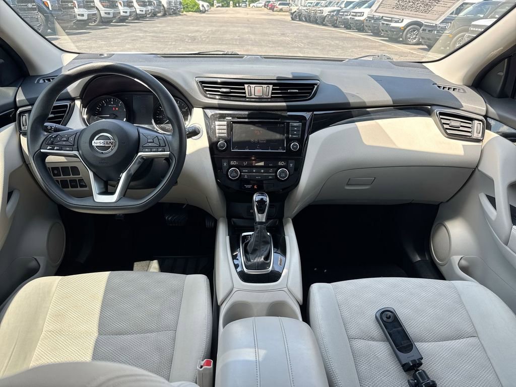 Used 2020 Nissan Rogue Sport SV FWD image 10