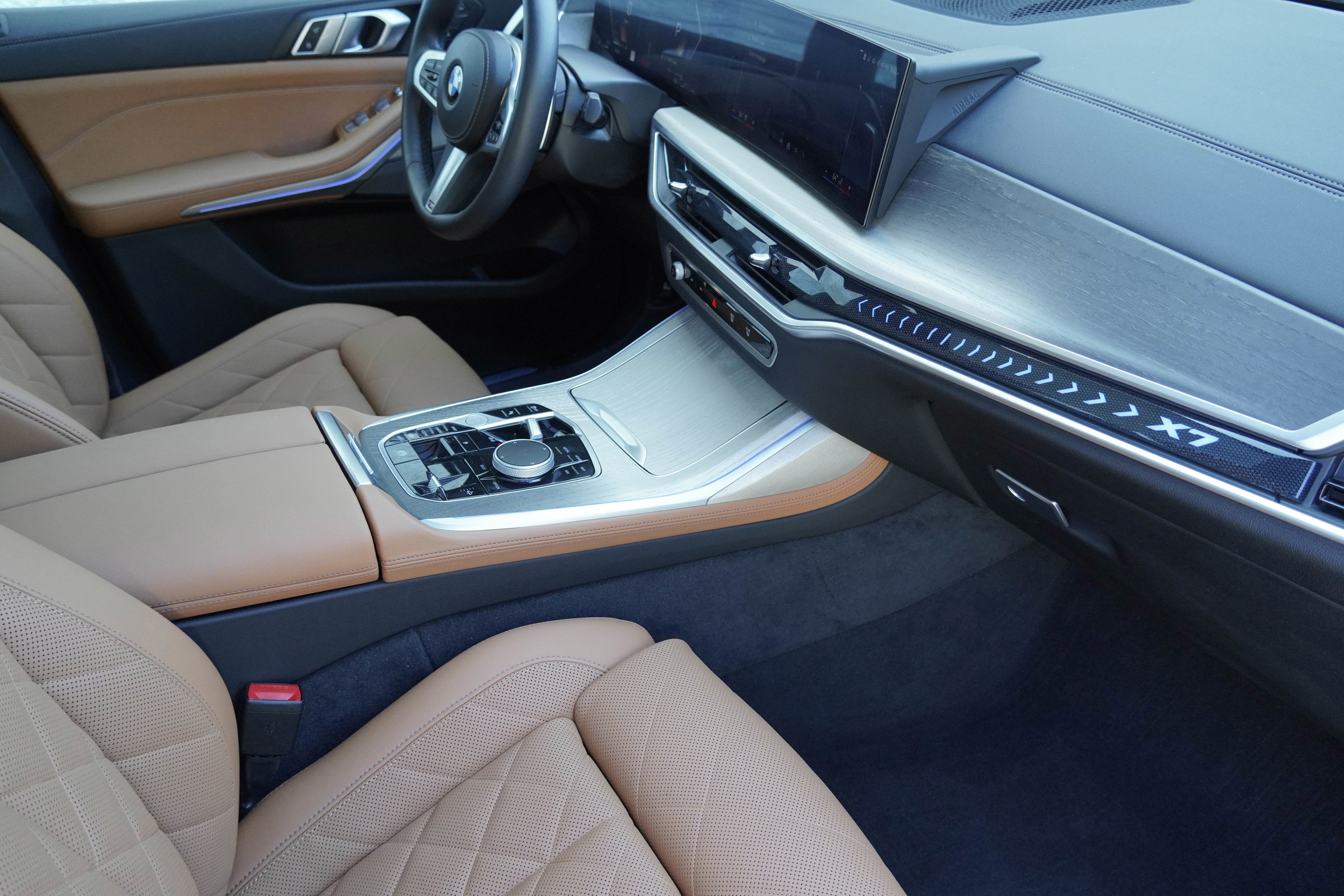 Certified 2024 BMW X7 xDrive40i w/ M Sport Package AWD/4WD image 10