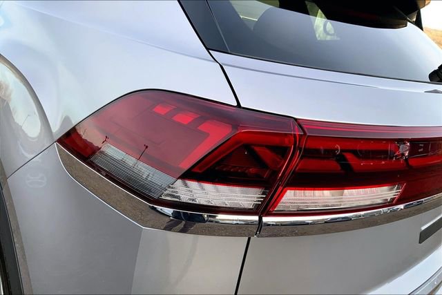 Used 2024 Volkswagen Atlas Cross Sport SEL R-Line image 29