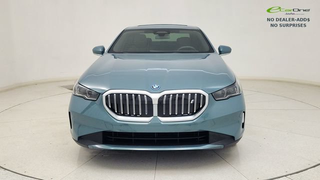Used 2026 BMW i5 xDrive40 AWD/4WD image 3