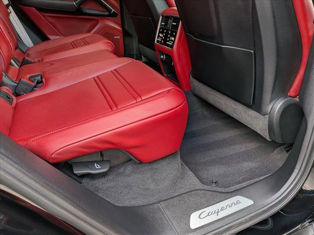 Used 2023 Porsche Cayenne Platinum Edition image 18
