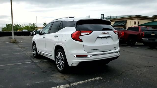 Used 2023 GMC Terrain Denali w/ Denali Premium Package AWD/4WD image 7