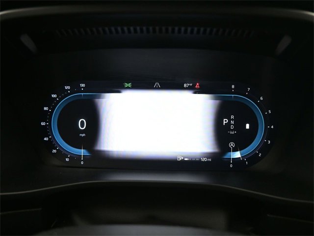 Used 2024 Volvo XC40 B5 Plus w/ Protection Package Premier image 26