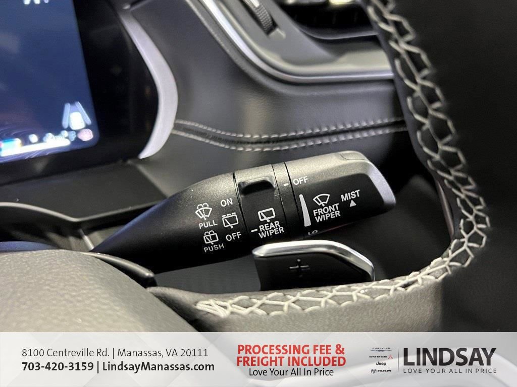 New 2025 Jeep Grand Cherokee Laredo X w/ Luxury Tech Group I AWD/4WD image 36