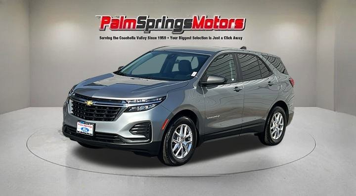 Used 2023 Chevrolet Equinox LS image 2