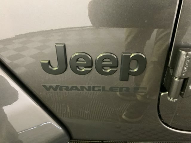 Used 2025 Jeep Wrangler Unlimited Sahara w/ Technology Group AWD/4WD image 15