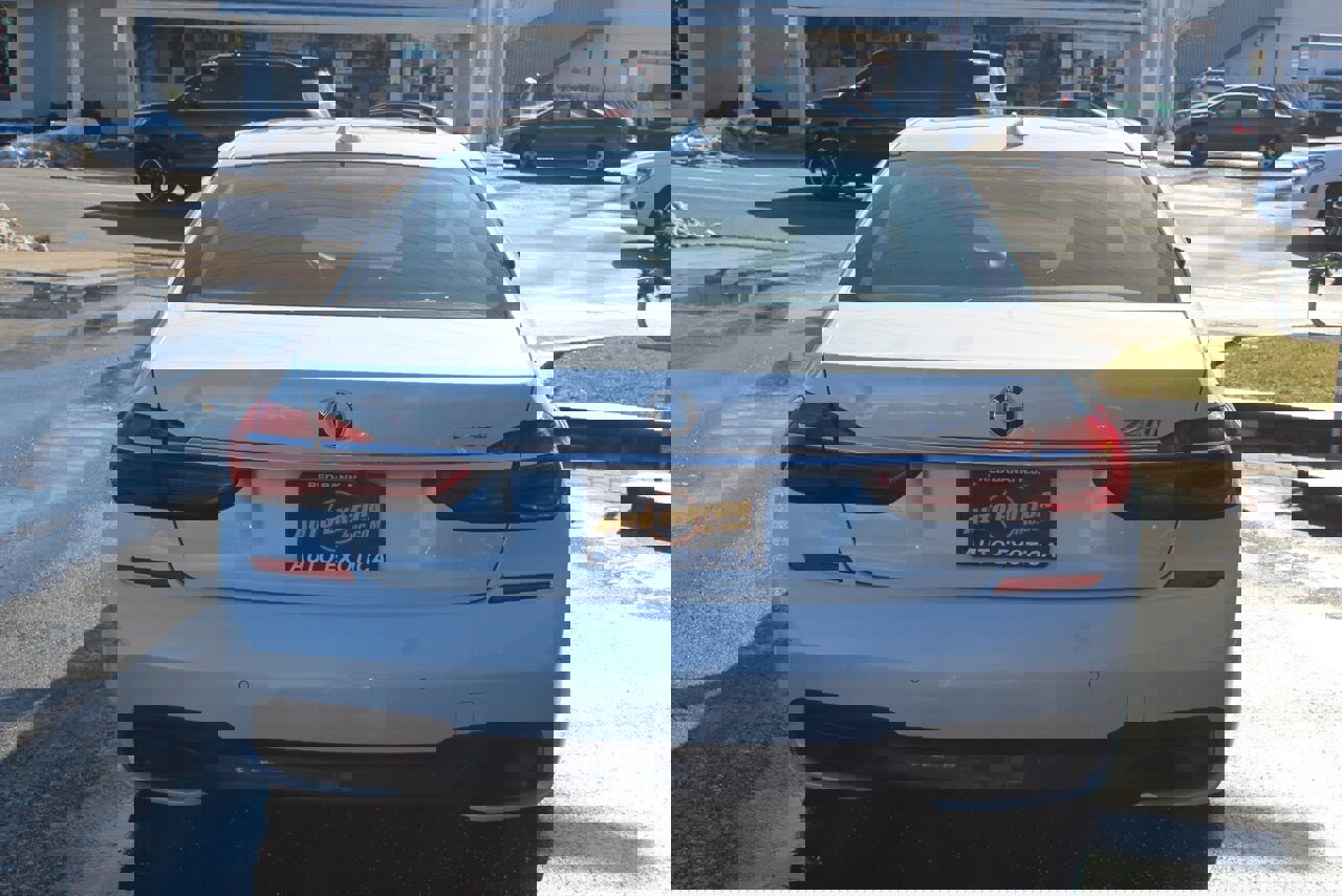 Used 2019 BMW 740i w/ Executive Package image 31