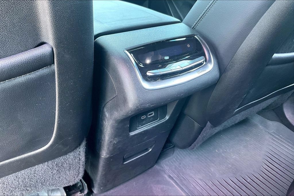 Used 2023 Cadillac XT6 Luxury FWD image 32