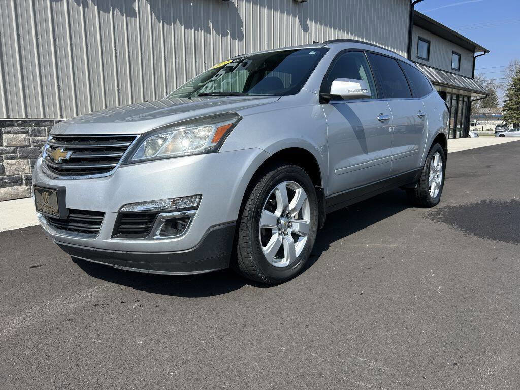 Used 2017 Chevrolet Traverse LT w/ Traveler's Package image 1
