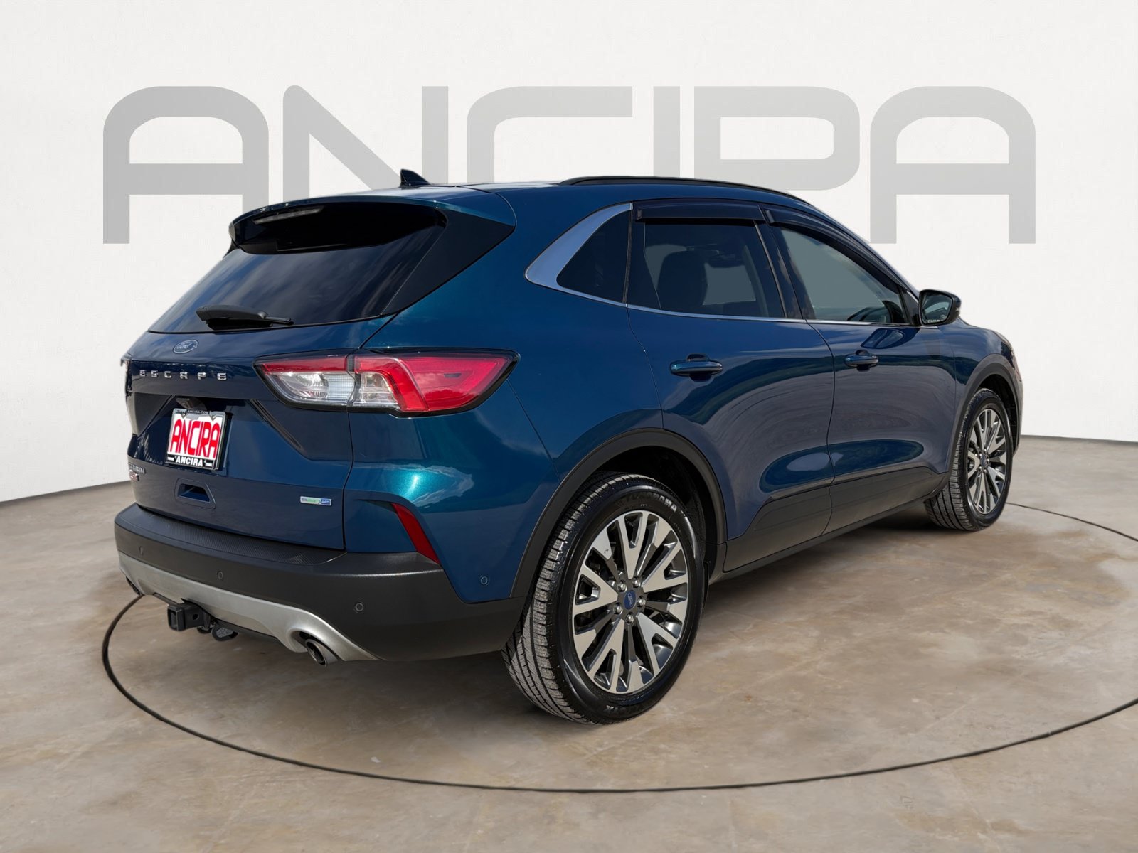 Used 2020 Ford Escape Titanium AWD/4WD image 10