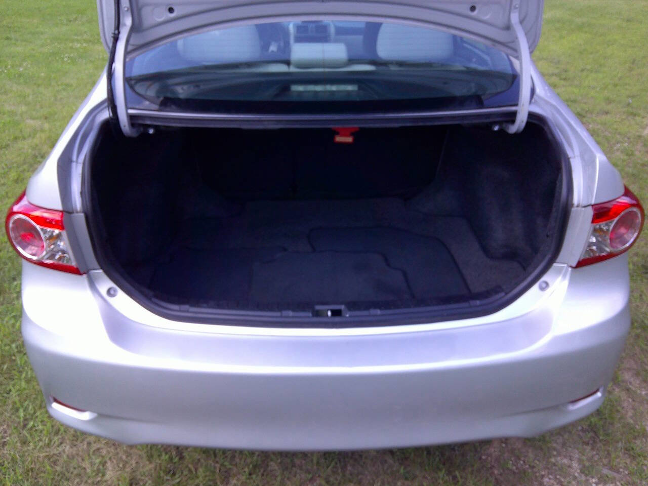 Used 2013 Toyota Corolla LE image 20