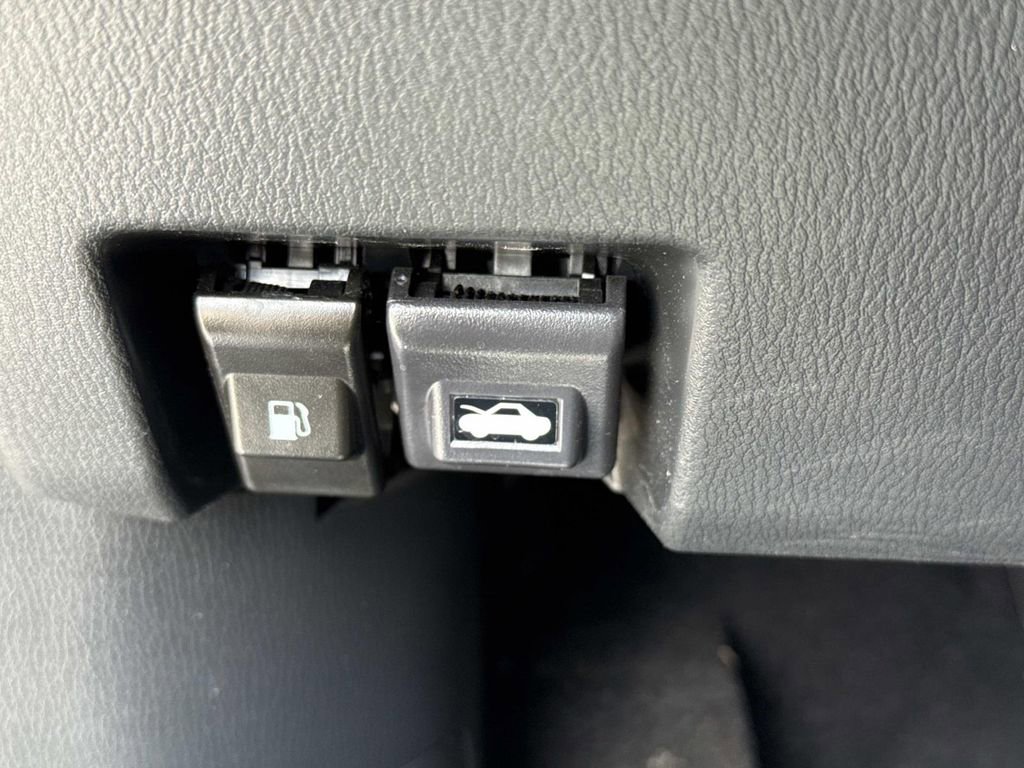 Used 2021 MAZDA CX-5 Touring FWD image 44