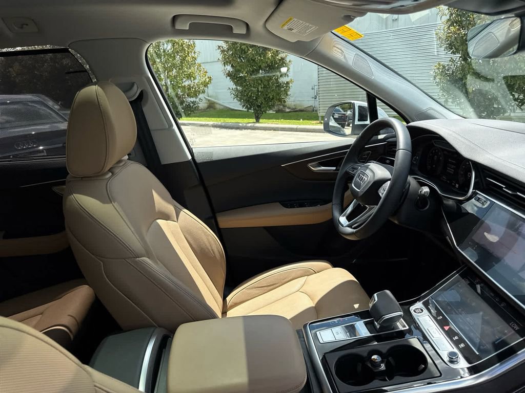 Used 2025 Audi Q7 3.0T Prestige image 15