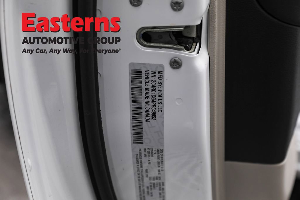 Used 2023 Chrysler Voyager LX image 35