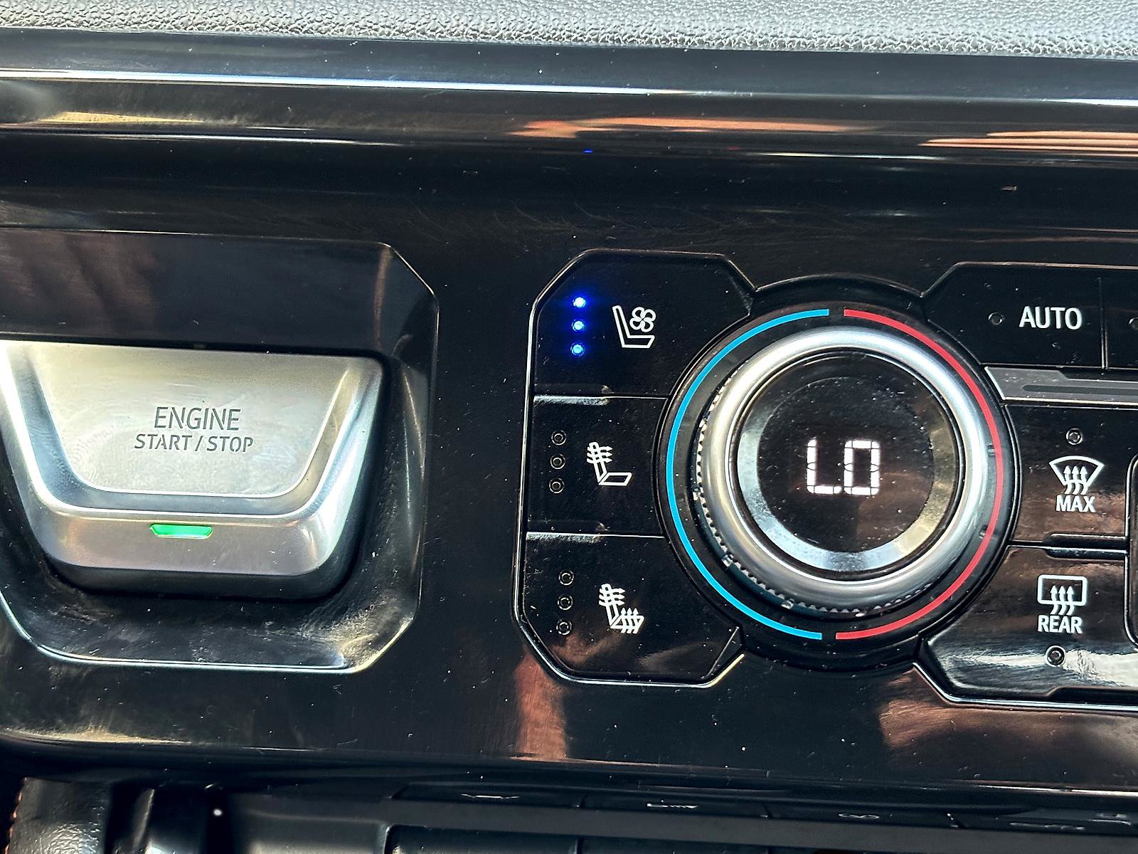Used 2025 GMC Sierra 1500 AT4 w/ AT4 Premium Package AWD/4WD image 28